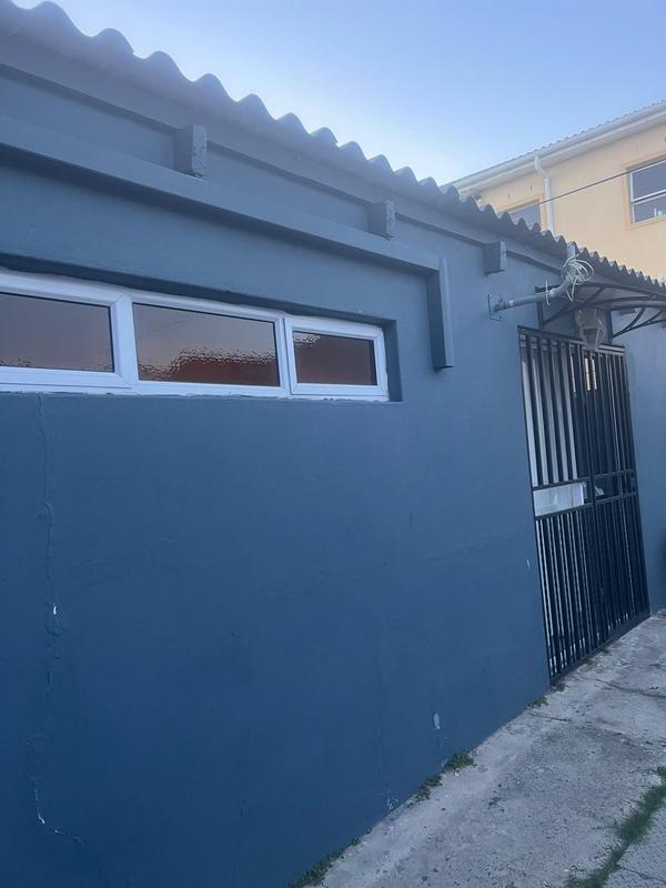 4 Bedroom Property for Sale in Avondale Western Cape